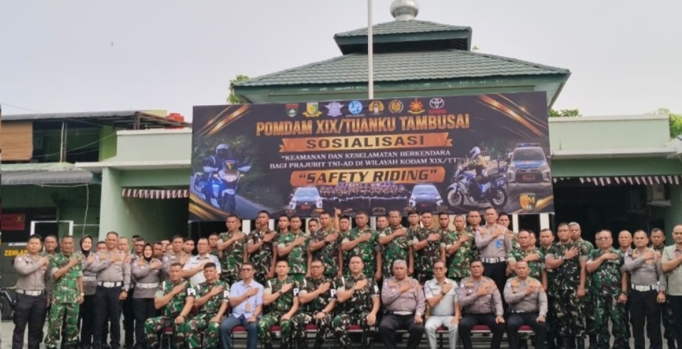 Ditlantas Polda Riau Edukasi Safety Riding kepada Prajurit Pomdam XIX/Tuanku Tambusai