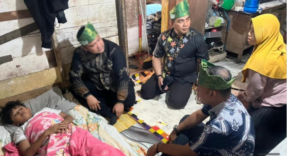 Giat Jumat Berkah Satlantas Polres Kampar: Santuni Korban Laka Lantas di Jalan Peltu Saidan, Tegaskan Polisi Pengayom Masyarakat